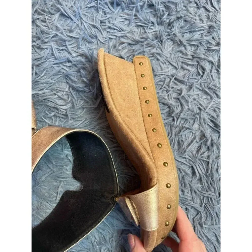 Modzori Women’s Argo Reversible Vegan Wedge Sandal - Pearl Gold flips to Black 9